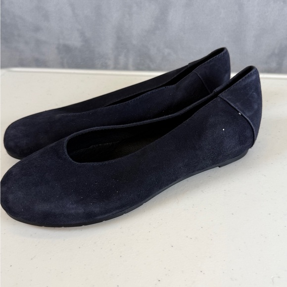 Eileen Fisher Shoes Size 5 Navy Suede Flats Ballet Comfy - Picture 3 of 8